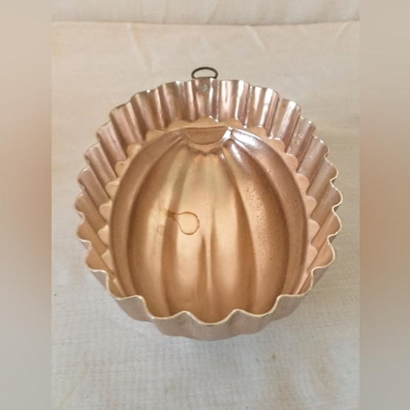 Two Vintage Copper Molds - Jello Molds - Wall Hangings - Picture 10 of 13